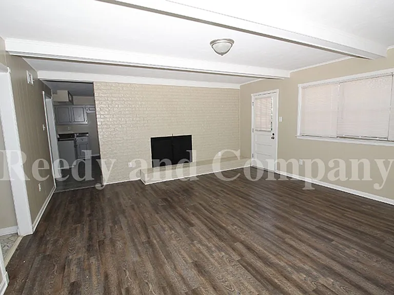 3235 Fox Chase Dr — Photo 10