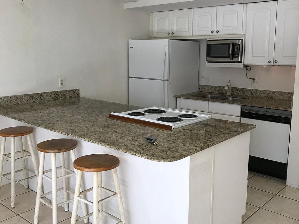 1st image of 17 Bobolink Ct Unit A