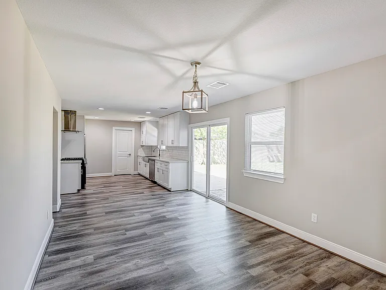 8510 Alcott Dr — Photo 6