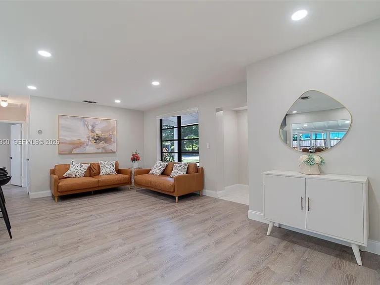 712 Tradewind Dr — Photo 14