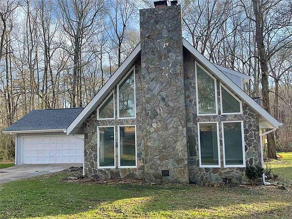 3rd image of 2105 Honeybee Creek Dr