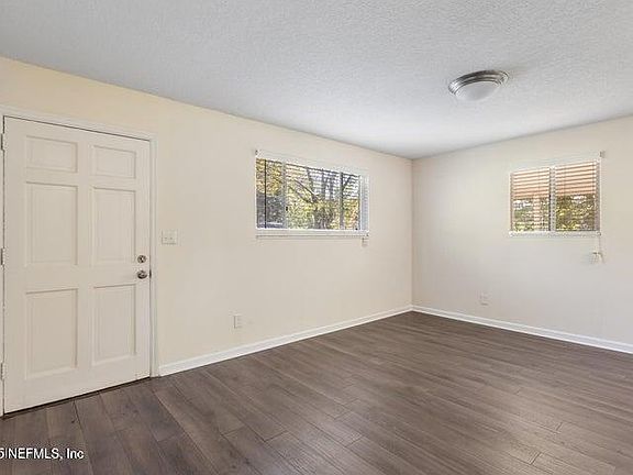 2nd image of 6812 GOLDILOCKS Lane