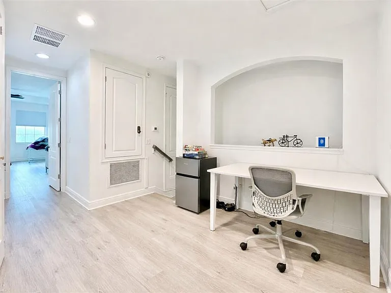 8458 Kelsall Dr — Photo 28
