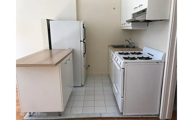 Rented by Douglas Elliman | media 3