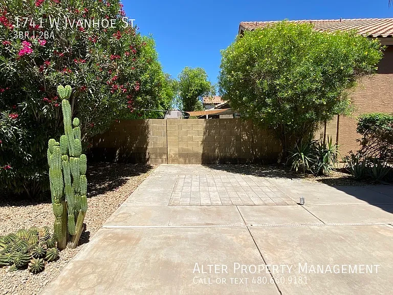 1741 W Ivanhoe St — Photo 9