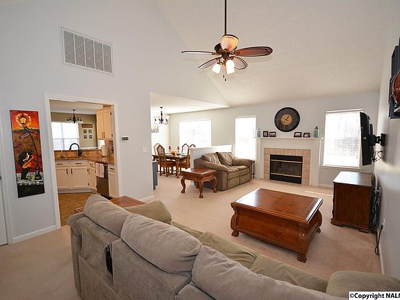 4th image of 201 Cornwall Cir