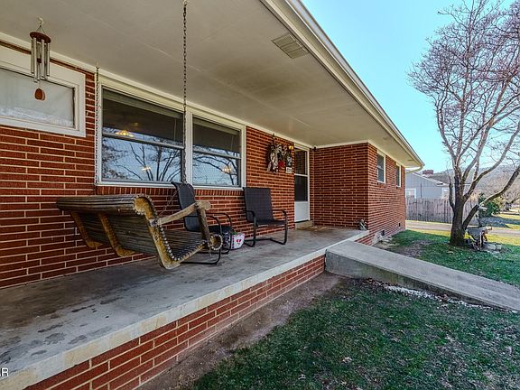2nd image of 215 Valley Dr