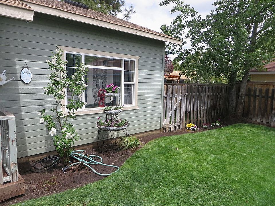 2nd image of 1704 NE Sonya Ct