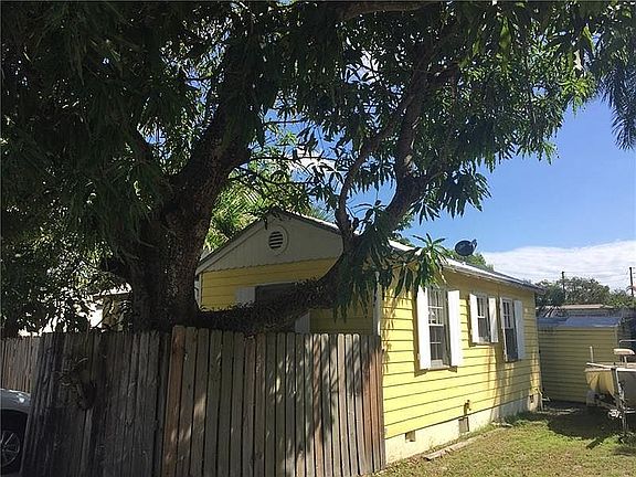4th image of 800 NE 2nd St