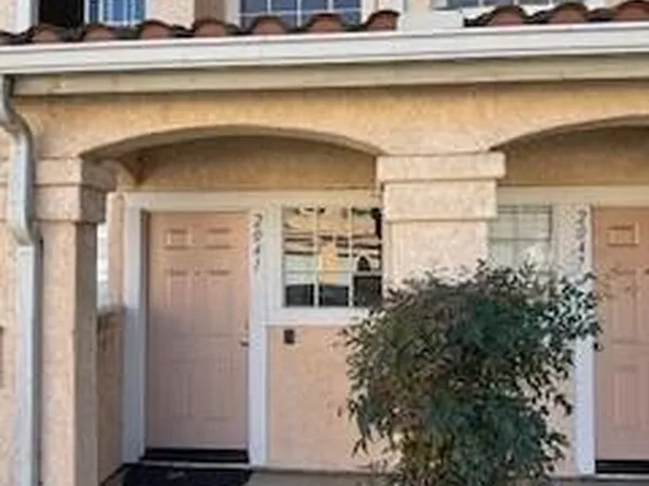 2041 Blackberry Cir, Oxnard, CA 93036