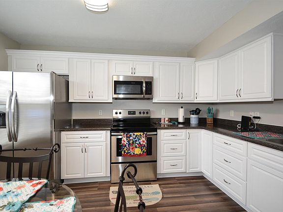 5th image of 344 Arapaho Dr