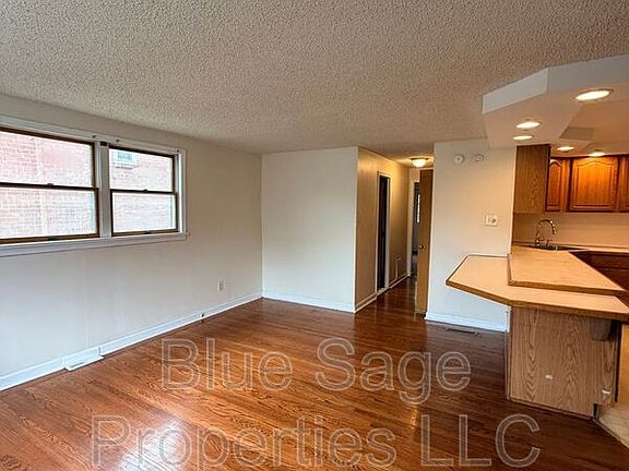 2nd image of 4419 Rosemont Ave #1