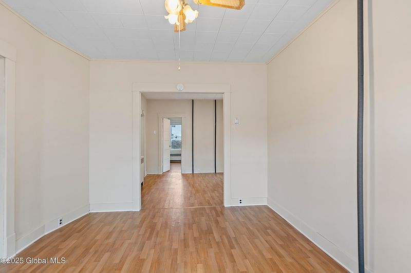 5th image of 892 Maplewood Avenue