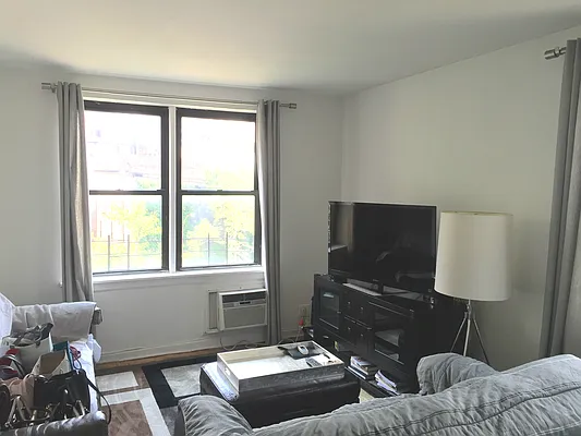Rented by Bold New York | media 6