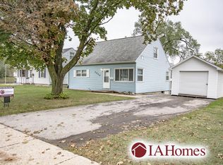 2909 J St SW, Cedar Rapids, IA 52404