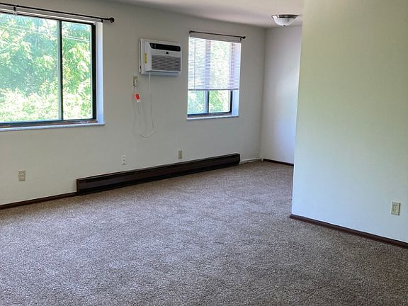 2nd image of 2138 E Hanna Ave #3