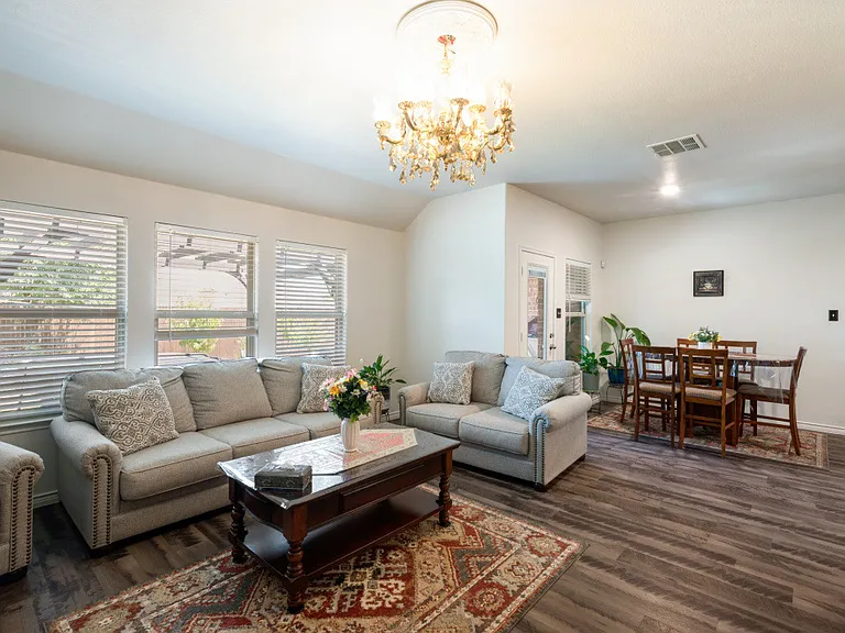 2920 Brazos Dr — Photo 11