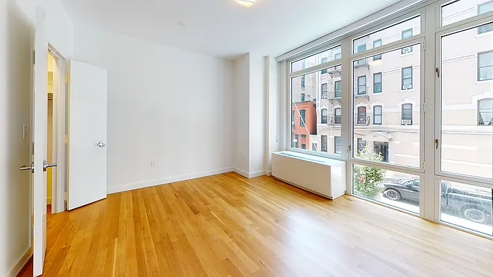 Rented by Bond New York | media 22