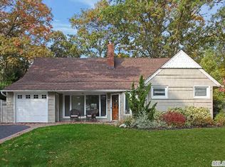 21 Silver Birch Rd, Merrick, NY 11566