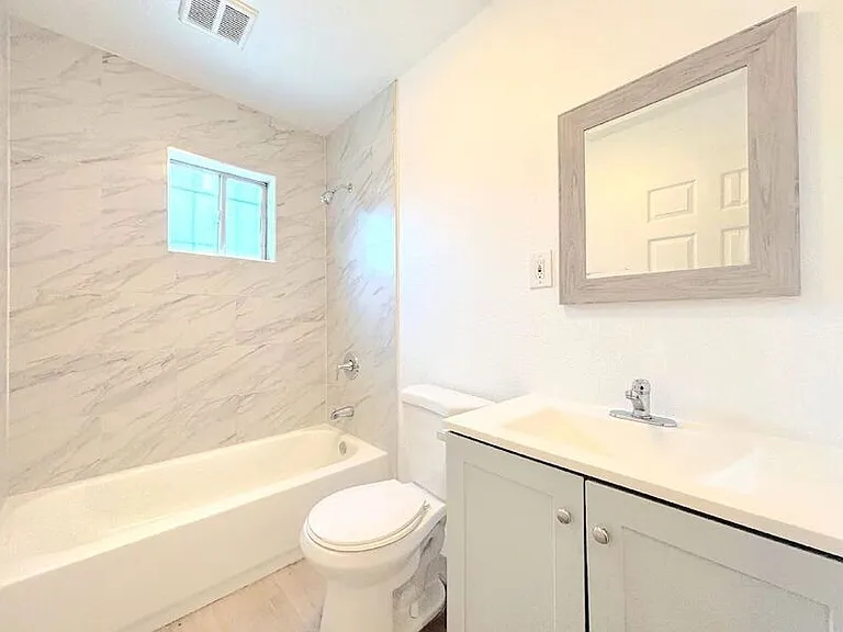 1385 E Vernon Ave — Photo 17