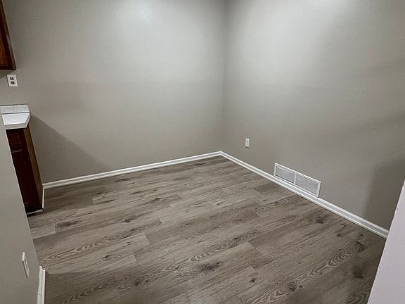 3rd image of 1541 Whittier St #2B-1BA