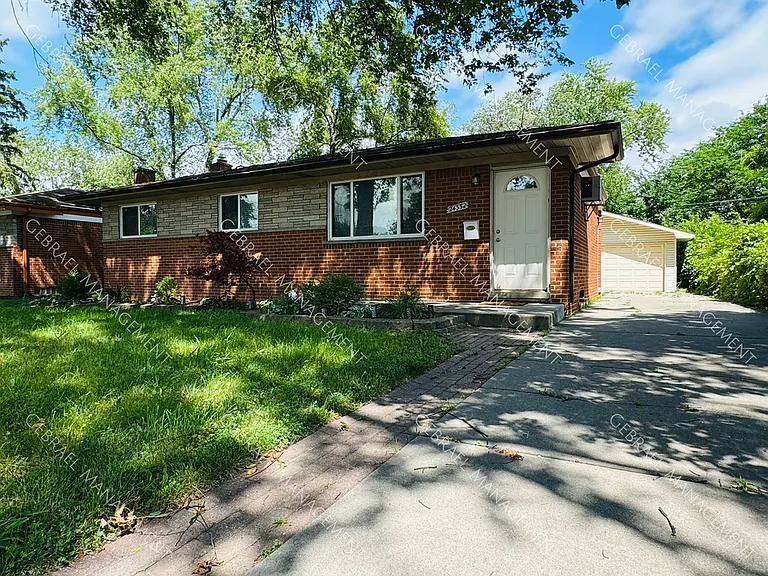 24332 Cunningham Ave — Photo 13