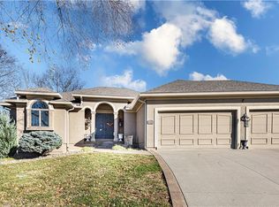 4429 NE Shadow Valley Cir, Lees Summit, MO 64064