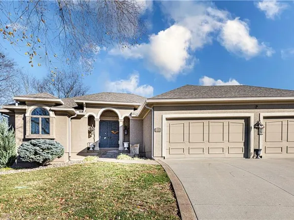 4429 NE Shadow Valley Cir, Lees Summit, MO 64064