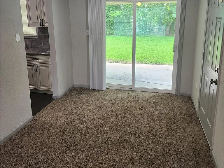 5244 Enyart St — Photo 5