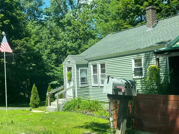 202 Chestnut St, Claremont, NH 03743