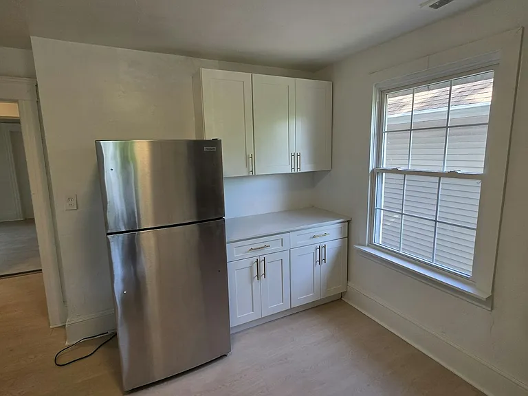 2049 W 85th St #2 — Photo 5