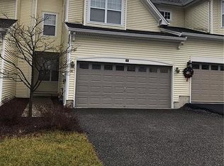 10 Avoncroft Ln, Middletown, NY 10940