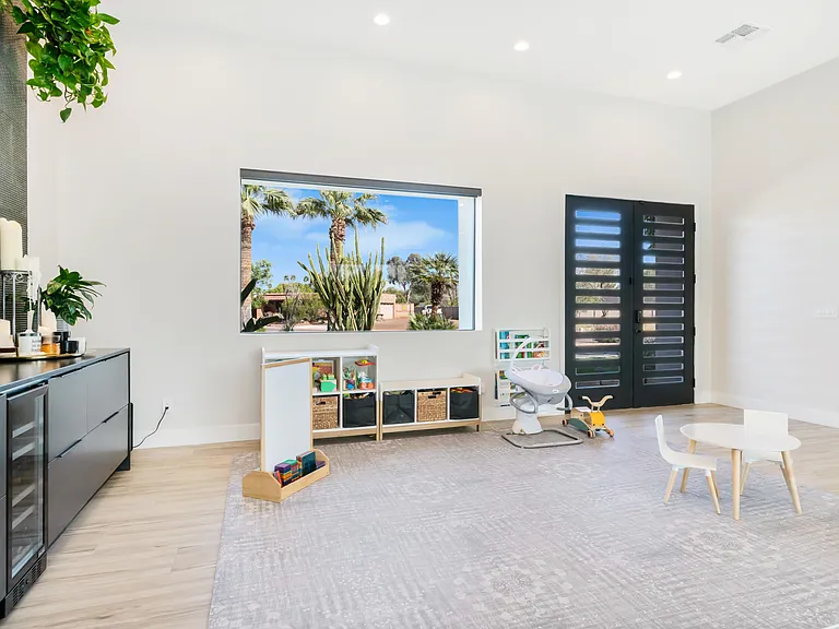 7417 E Paradise Dr — Photo 17