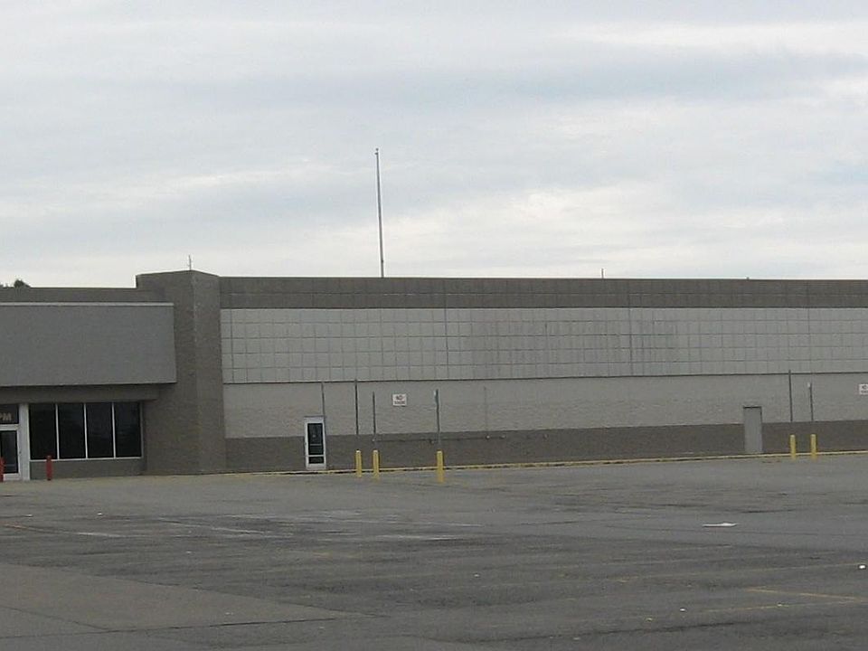 1st image of 1556 Main St E