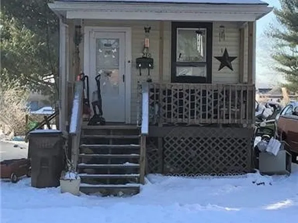 210 Maple St, Newport, OH 45750