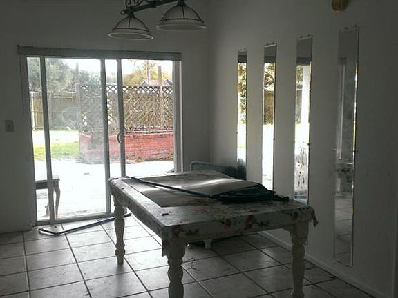 3rd image of 4611 N Country Hills Ct