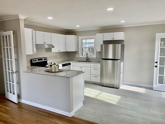 2nd image of 2437 Butternut Hill Ct