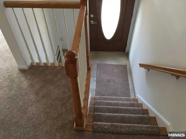 26 Lee St Unit A, Elmwood Park, NJ 07407