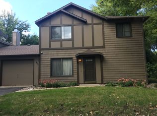 11556 Carriage Ct, Eden Prairie, MN 55344