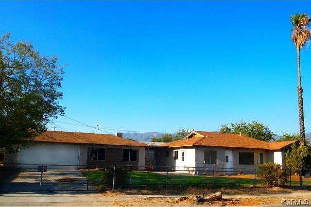 1st image of 2384 Mesa St