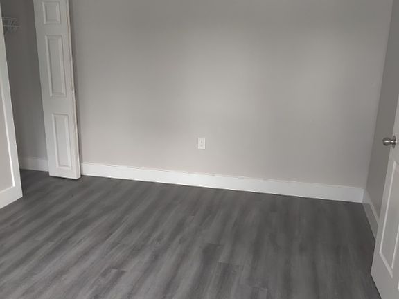 3rd image of 5416 Vine St