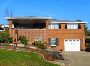 571 Semple Dr, North Huntingdon, PA 15642
