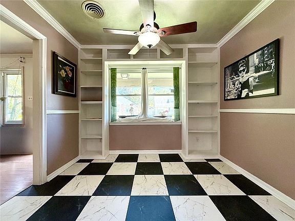 5th image of 2331 Somerset Dr