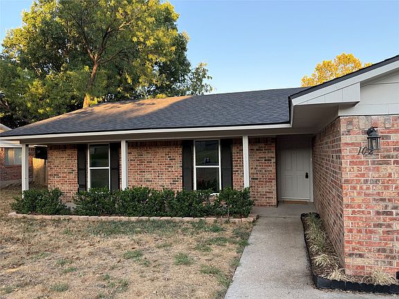 3rd image of 102 S Sendero Dr