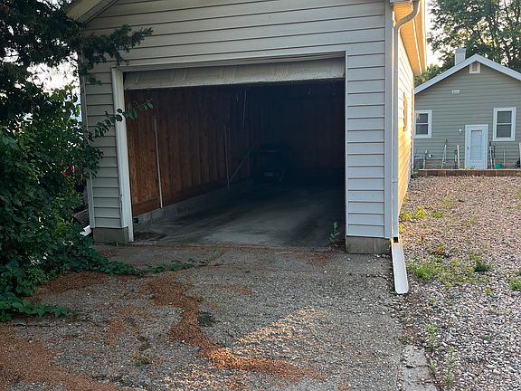 2nd image of 5110 4th Ave