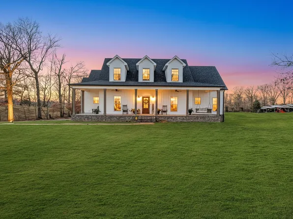 5574 Dowlen Rd, Cedar Hill, TN 37032