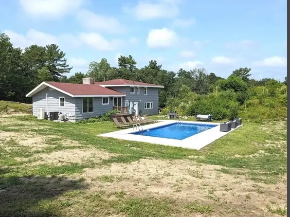 147 Forest St, Middleton, MA 01949