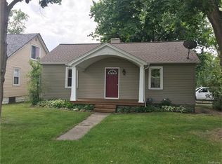 4489 Louella Ave, Waterford, MI 48329