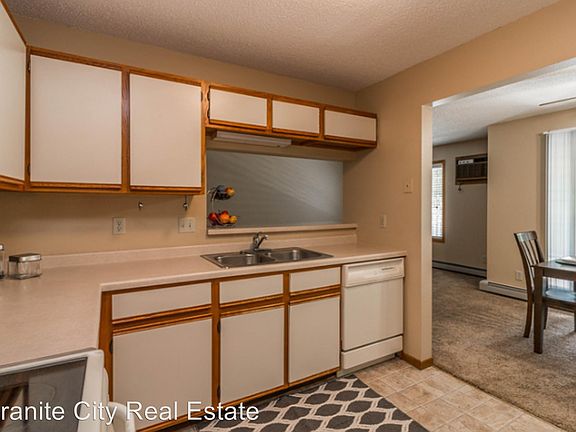 4th image of 700 10th Ave N #104
