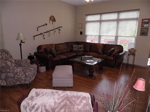 3rd image of 622 Deer Path Ln